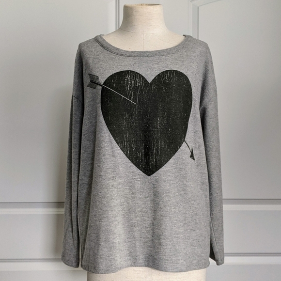 Chaser Tops - Chaser Pullover Heart Print Long Sleeve Scoop Neck Lounge Heather Grey M NWT